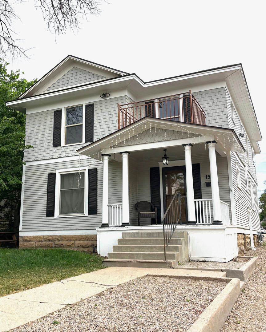 6bd 6ba Home Near UNC with Water & Trash Included – photo 1