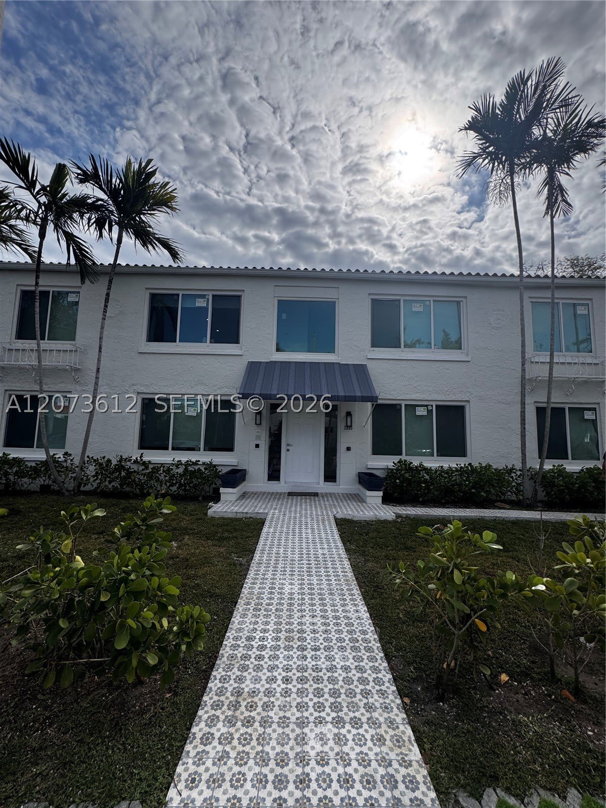 2855 Royal Palm Ave – photo 1