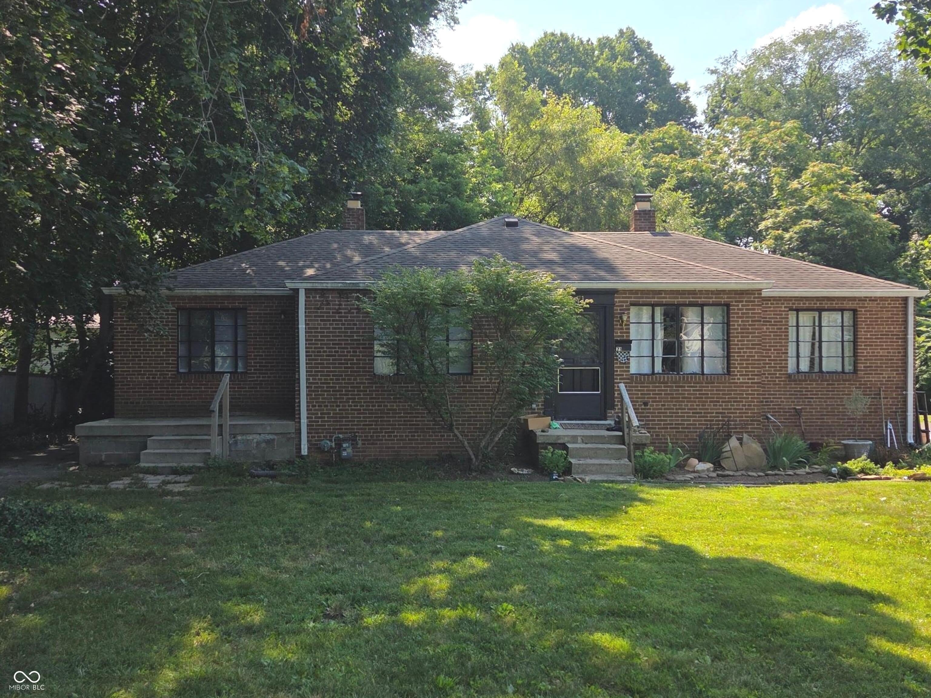 67 W Westfield Boulevard – photo 1