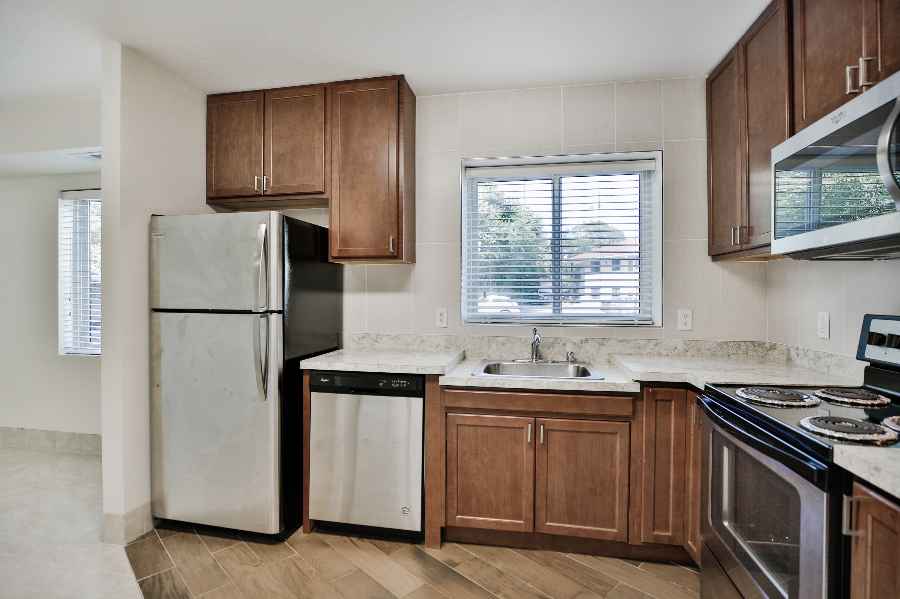 823 15th Avenue SE – photo 1