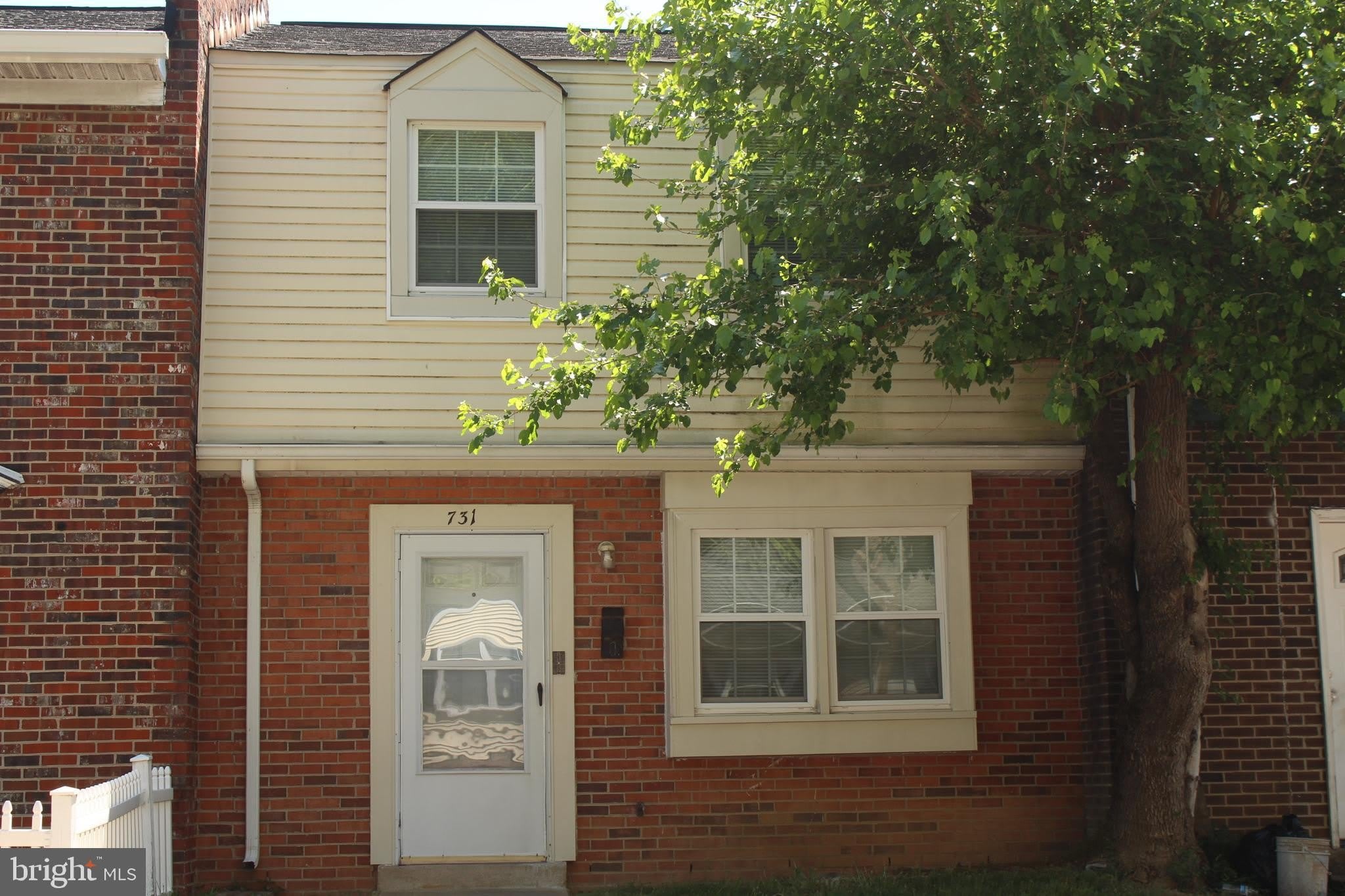 731 DENTON Circle – photo 1 of 32