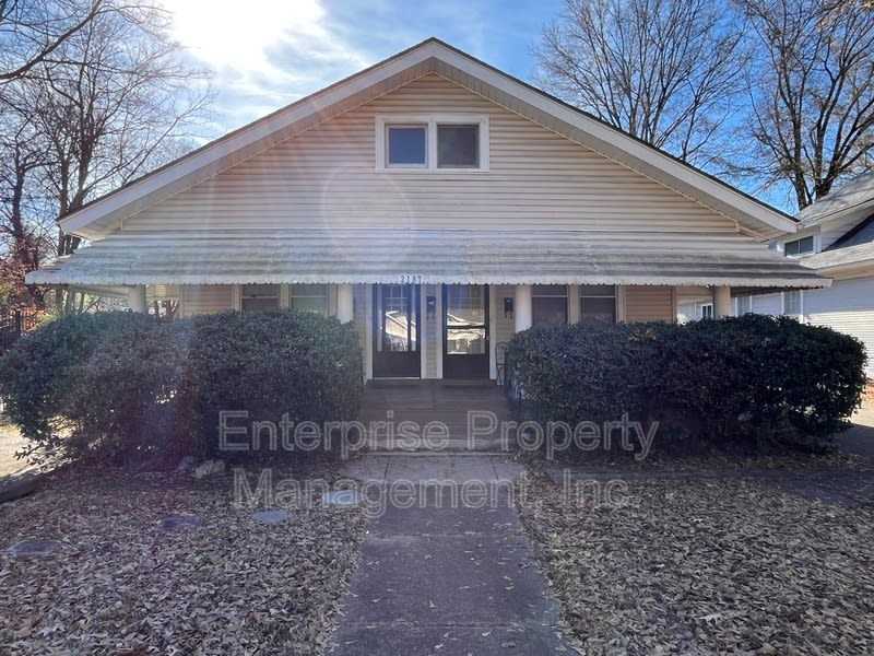 2187 Court Ave – photo 1