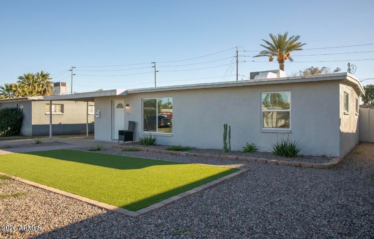 2205 W Cambridge Avenue – photo 1