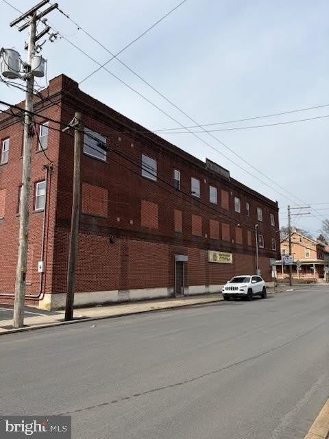 202 S CHARLOTTE Street – photo 1 of 15