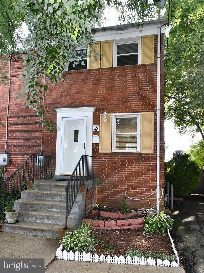 41 UNDERWOOD Place – photo 1