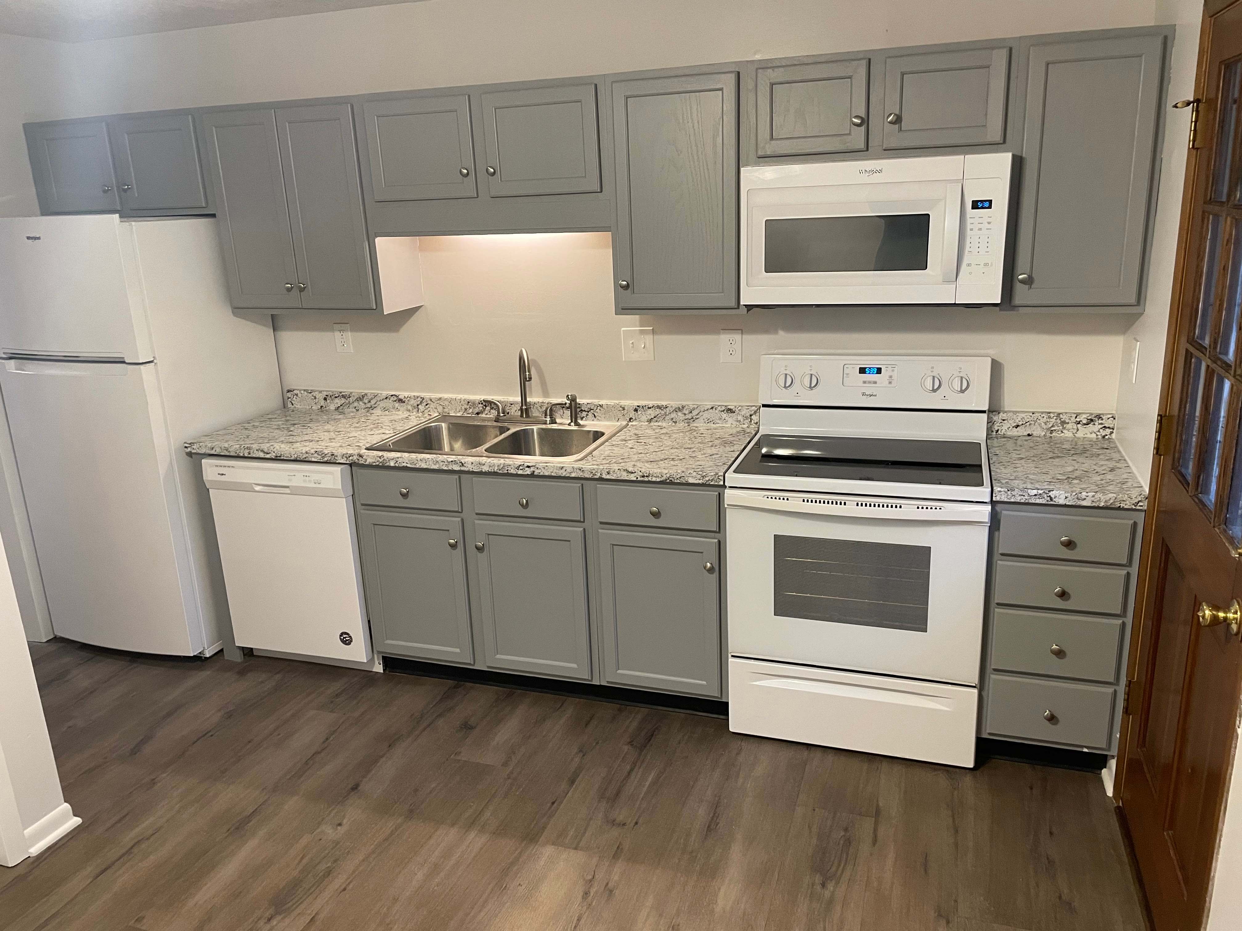 1909 Meadowview Ln – photo 1