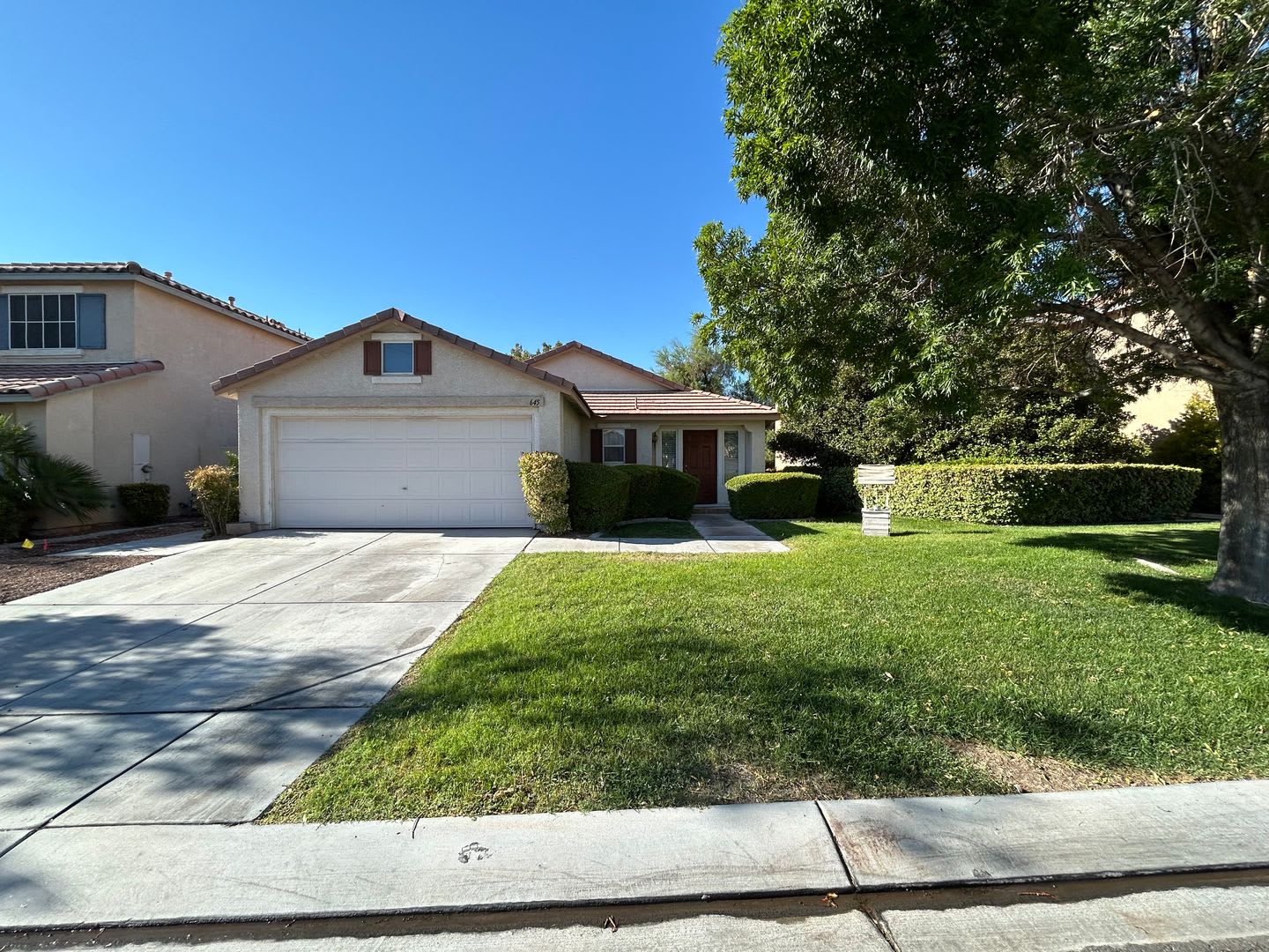 Cozy Single Story Home in Silverado Ranch! – photo 1