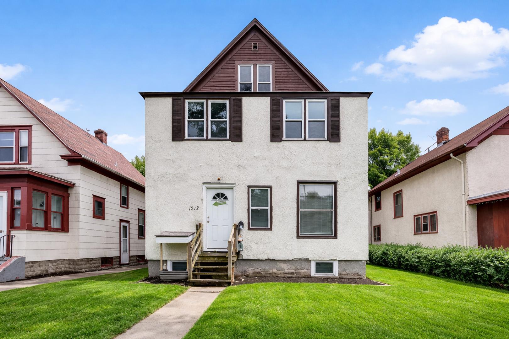 4 bedroom 2 bath available 9/1/2023 – photo 1