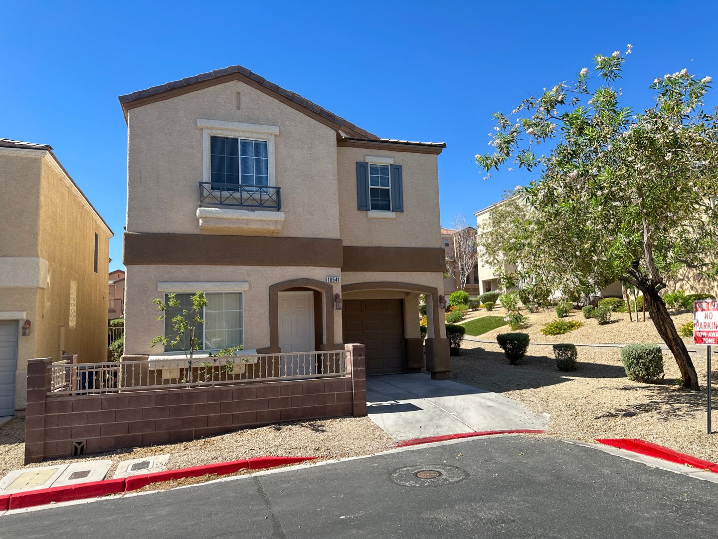 Single Family Home 3 Beds, 2.5 bath, 1 car garage – photo 1