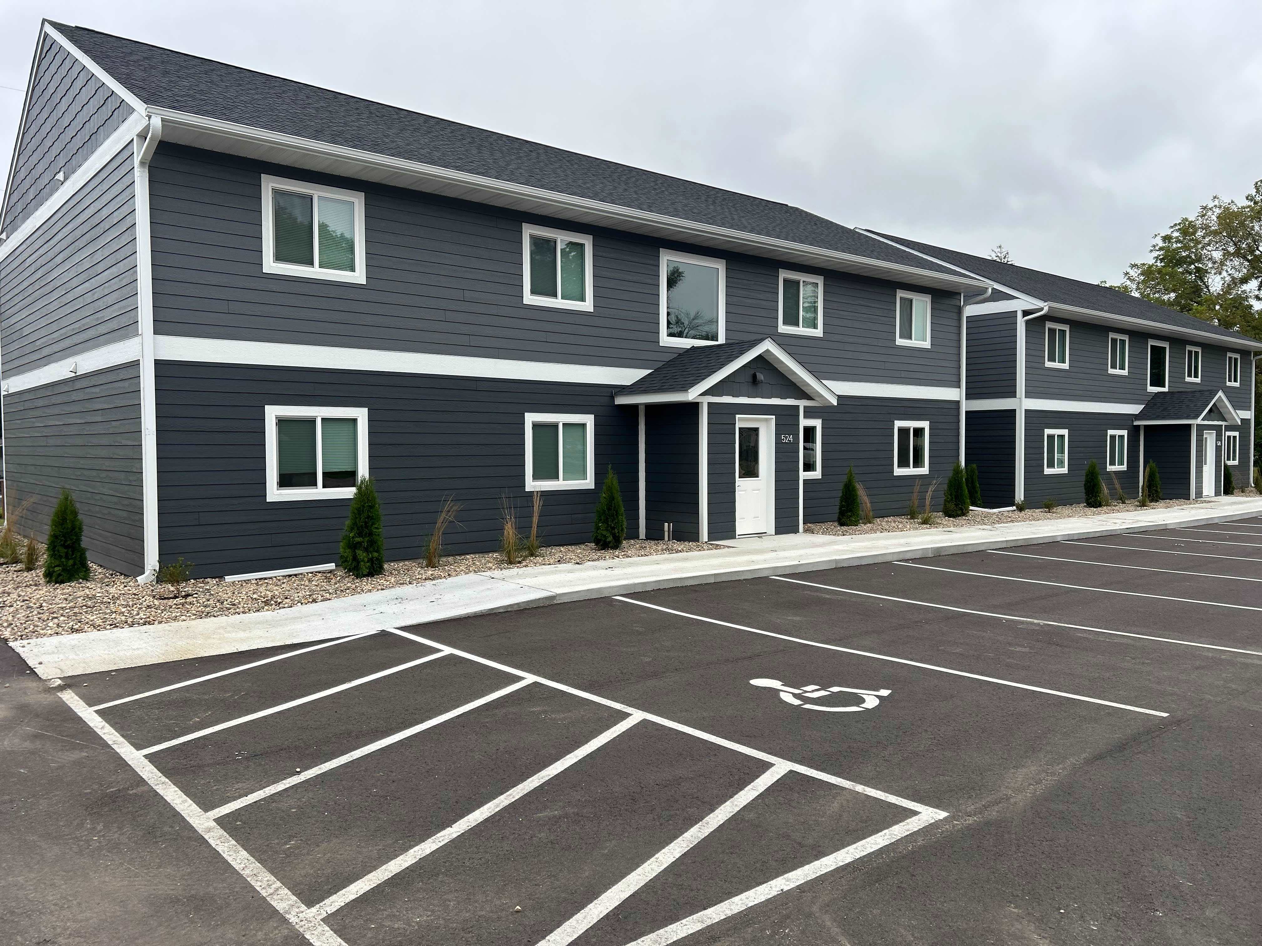 524 6Th St – photo 1 of 24