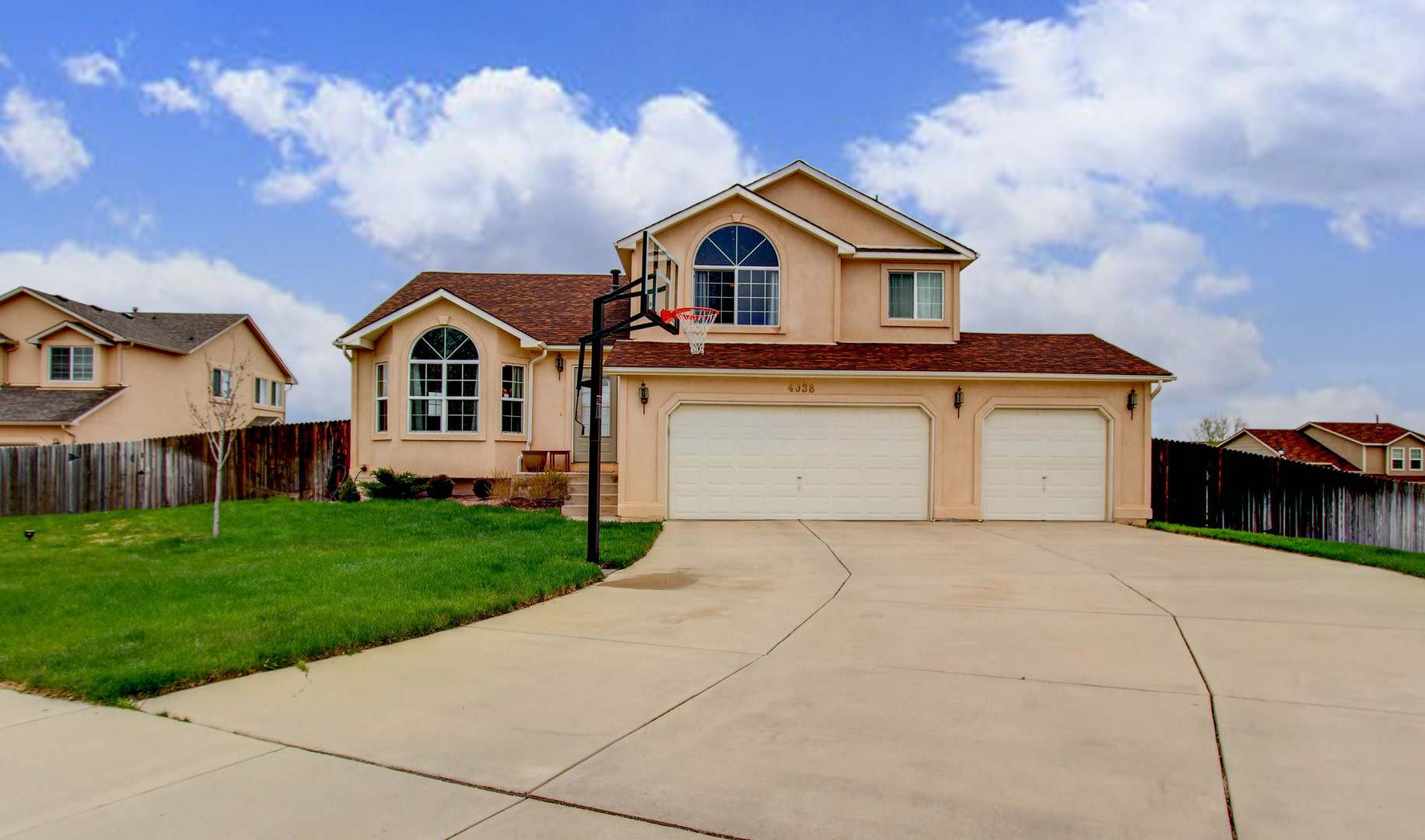 Gorgeous Home in Pronghorn Meadows! – photo 1 of 39