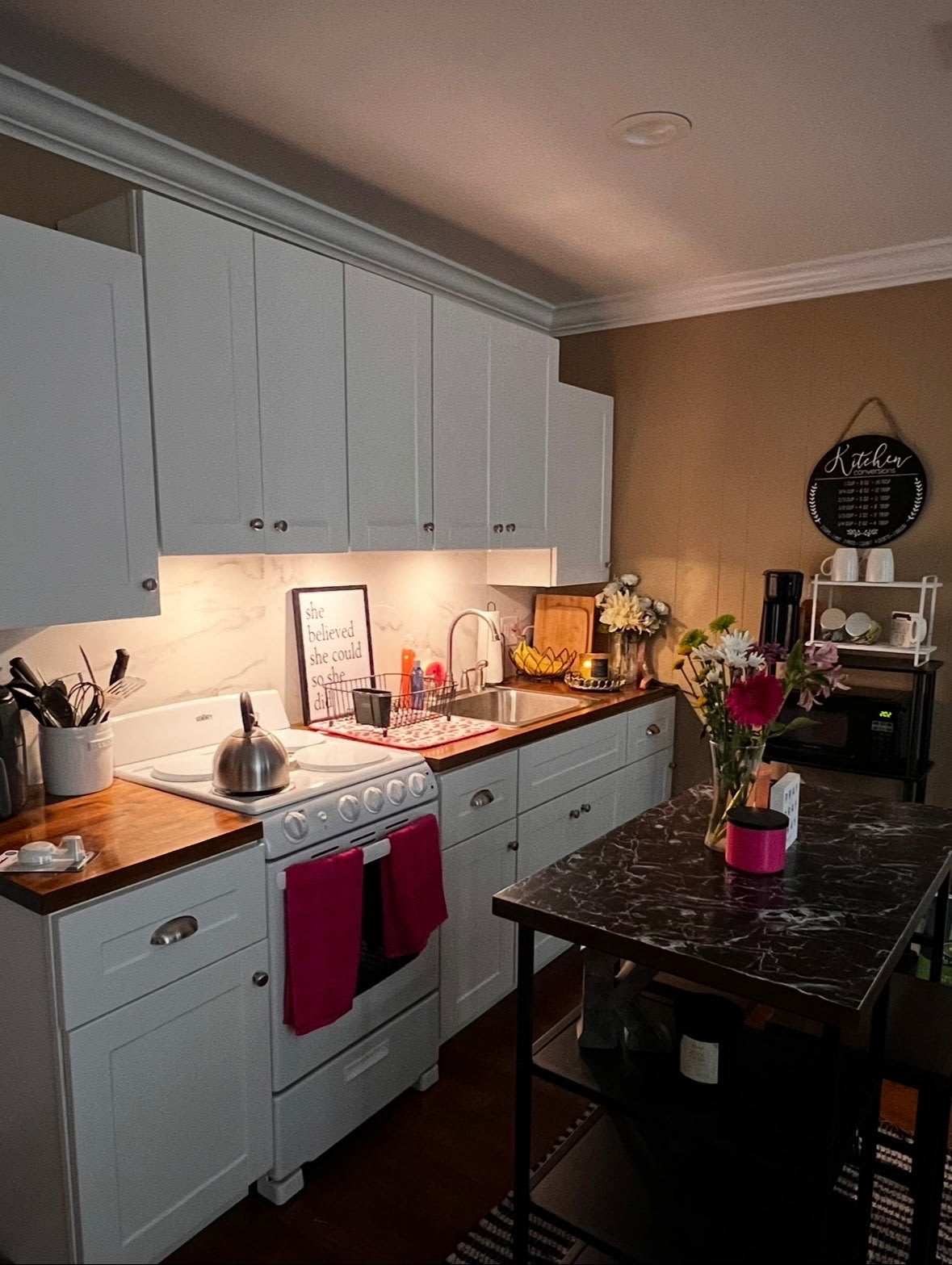 400 W Oak St – photo 1 of 6