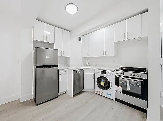 300 E 96th St Apt 2D – photo 1
