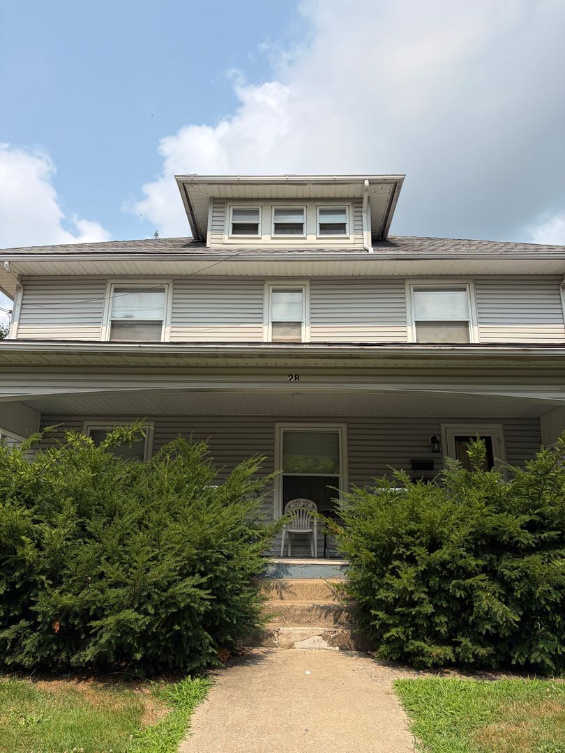 28 Grand Ave – photo 1