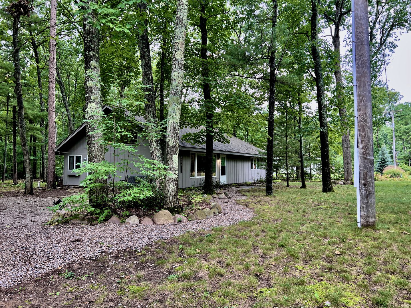 Adorable Cottage Retreat Steps from Duck Lake! – photo 1 of 29