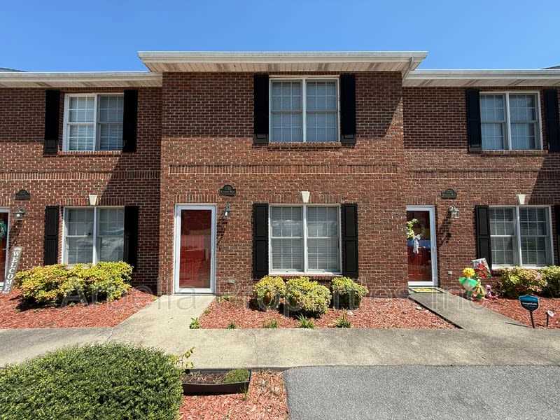1735 Blakewood Ct – photo 1