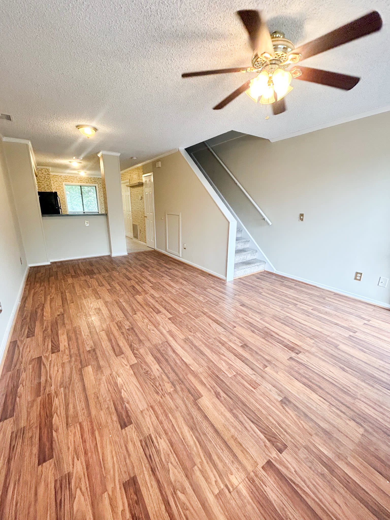 19 Canterbury Court – photo 1 of 15