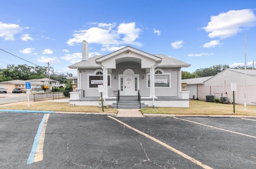 707 W Main St. – photo 1