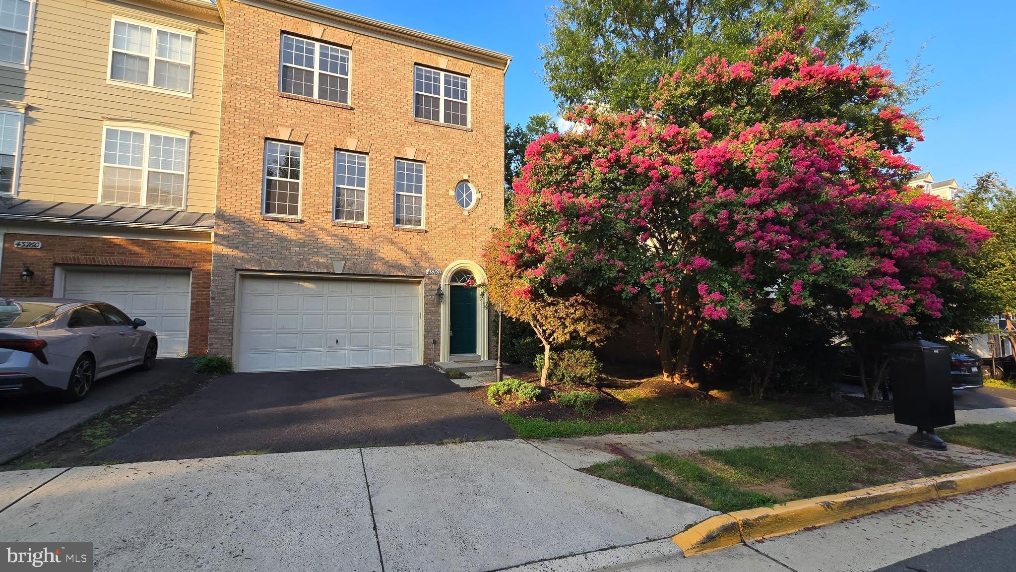 43762 LEES MILL Square – photo 1 of 40