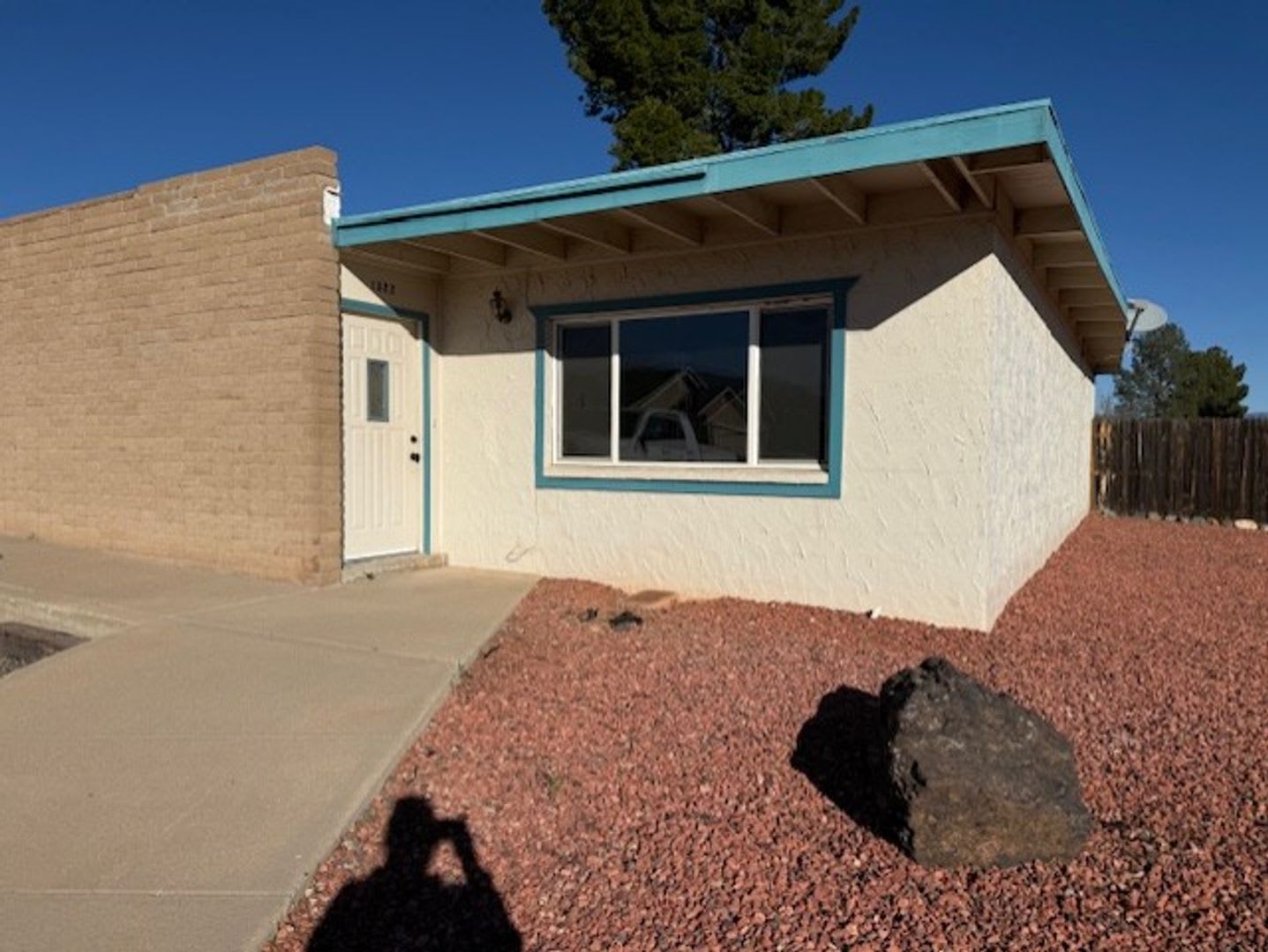Price Reduced Completely remodeled and beautiful 2 Bedroom apartment available – photo 1 of 12