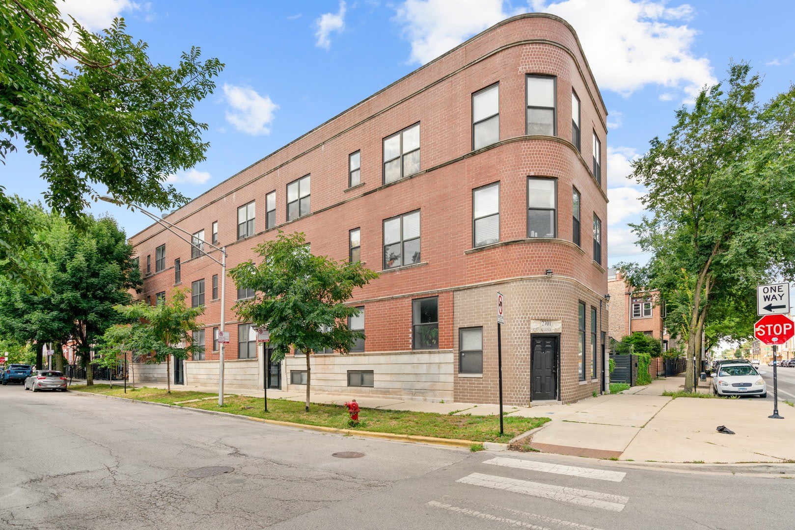 948 N Washtenaw Avenue – photo 1
