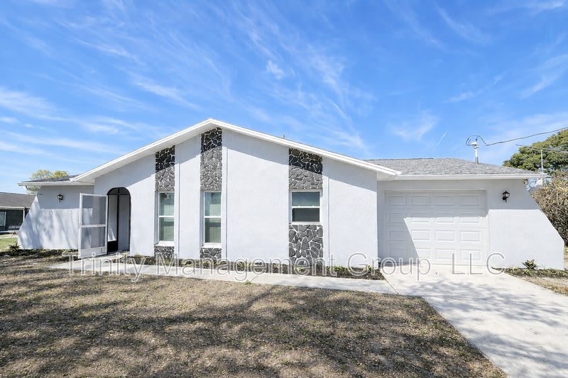 10449 Mayflower Road – photo 1