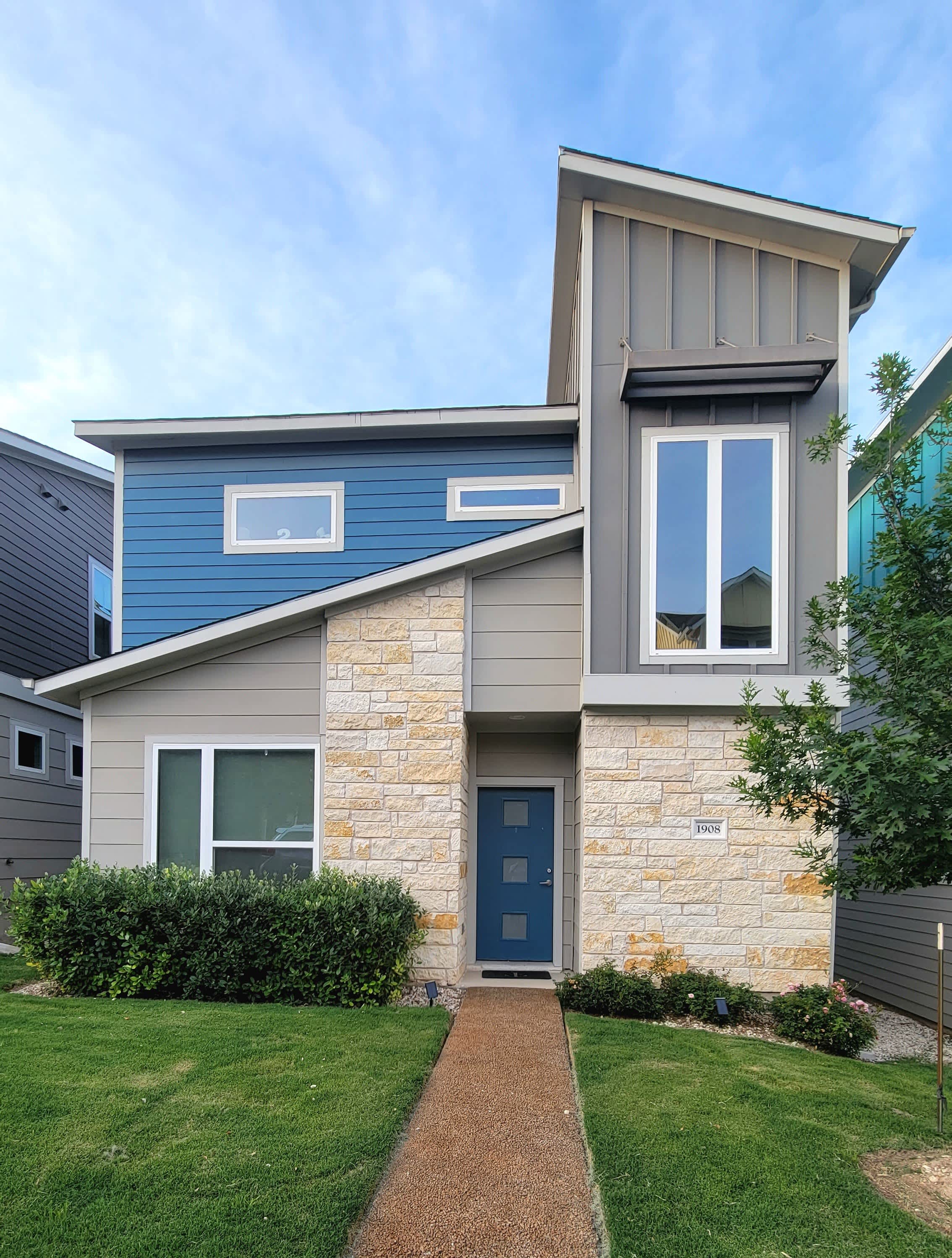 1908 Teagle Drive – photo 1