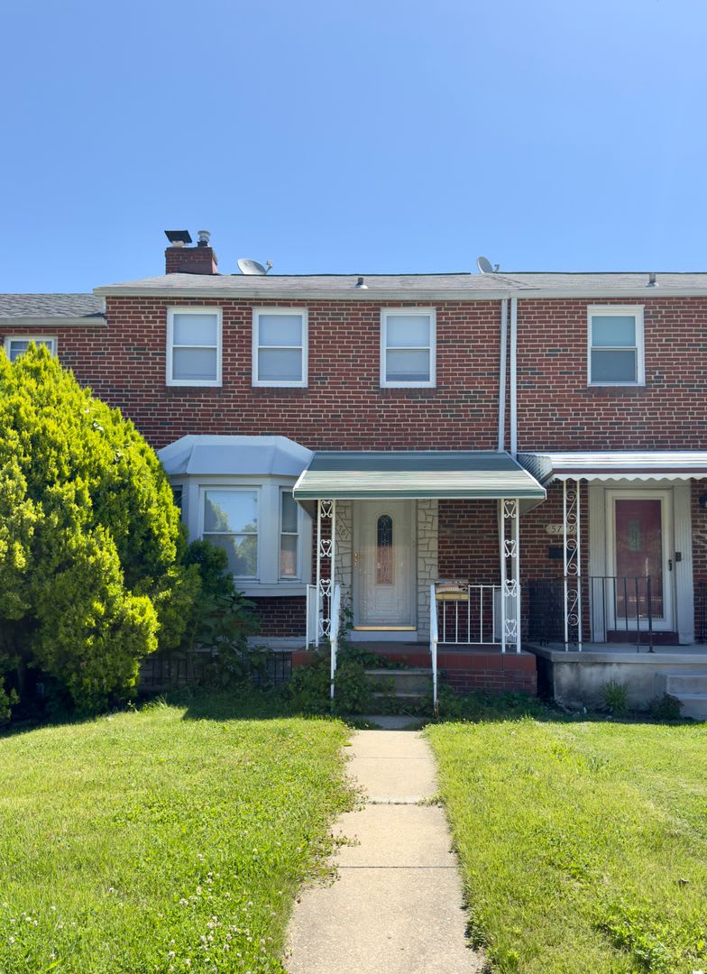 Charming 3 Bedroom/2 Bathroom Townhome in Loch Raven, MD! – photo 1