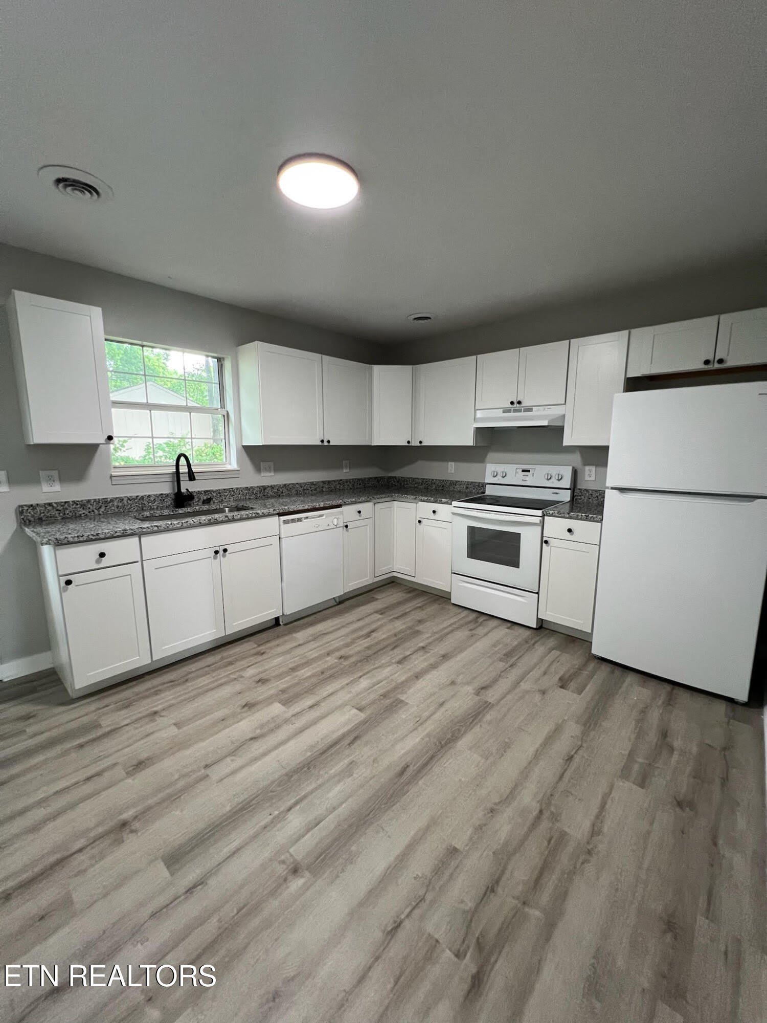 1312 George Ave – photo 1 of 15