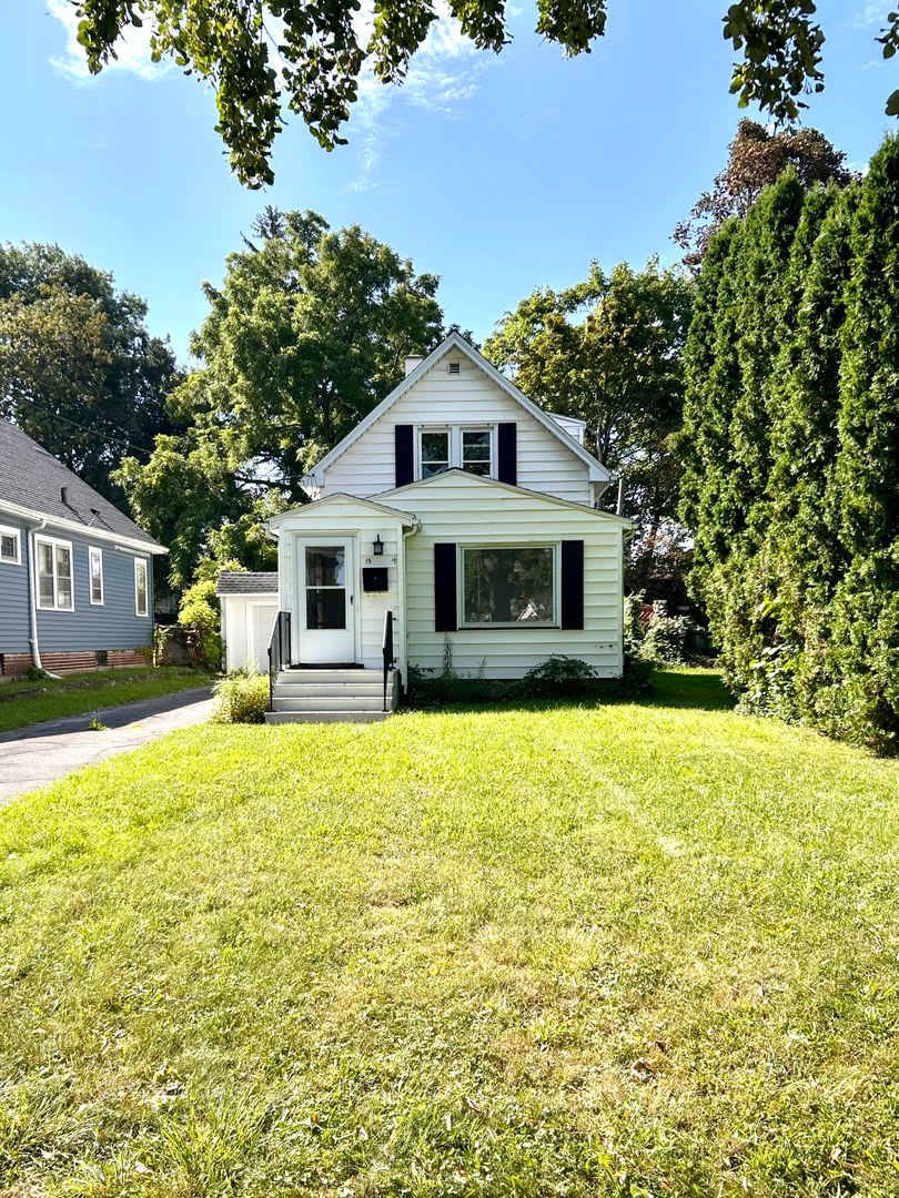 Charming 2-bed/ 2-bath home available near Mt. Hope! – photo 1