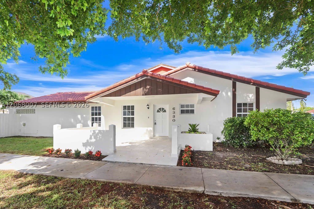 6330 Sw 135Th Ave – photo 1