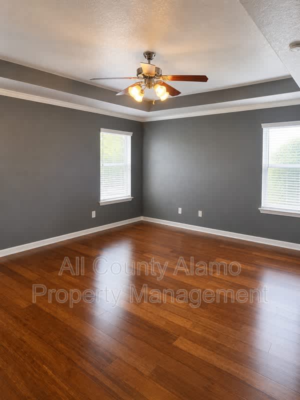 5565 Saffron Way – photo 1 of 15