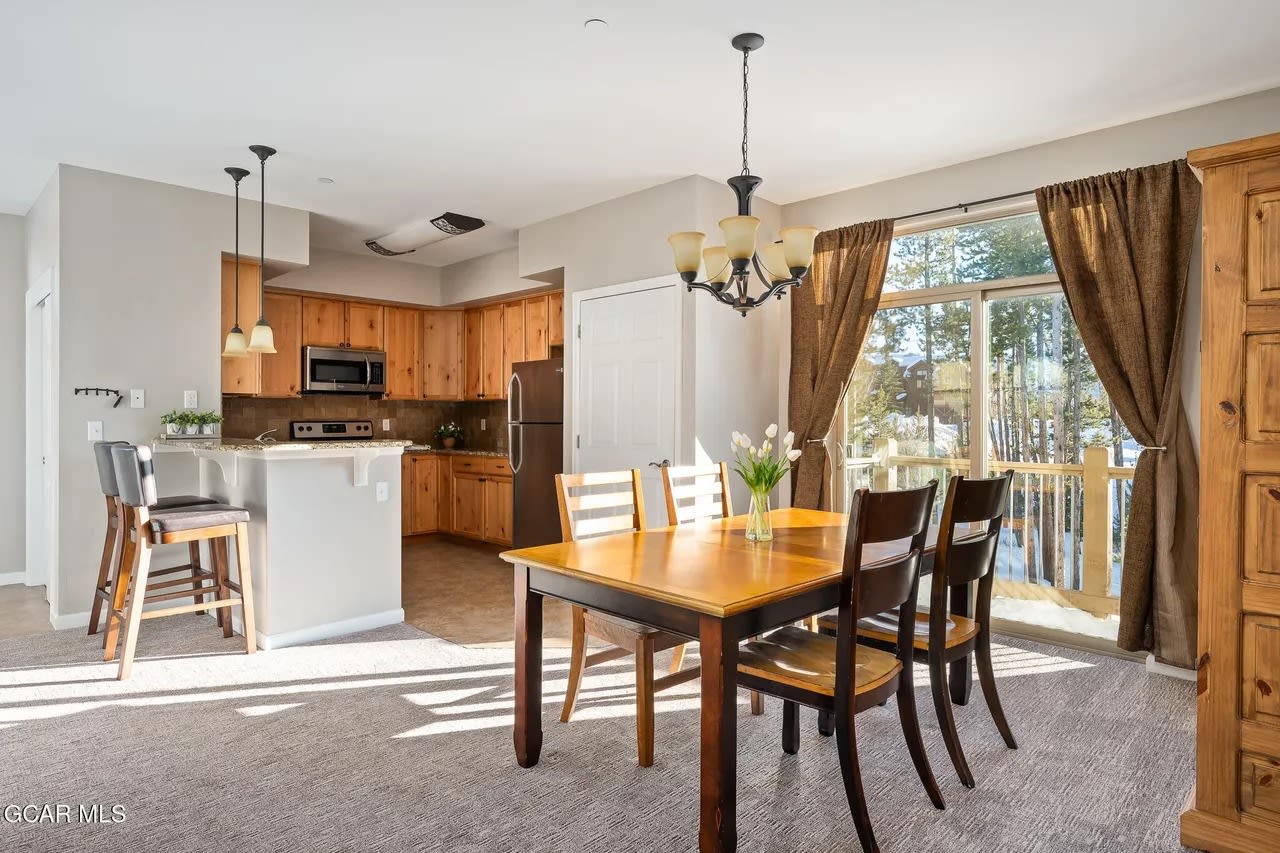 400 Cougar Avenue – photo 1 of 33