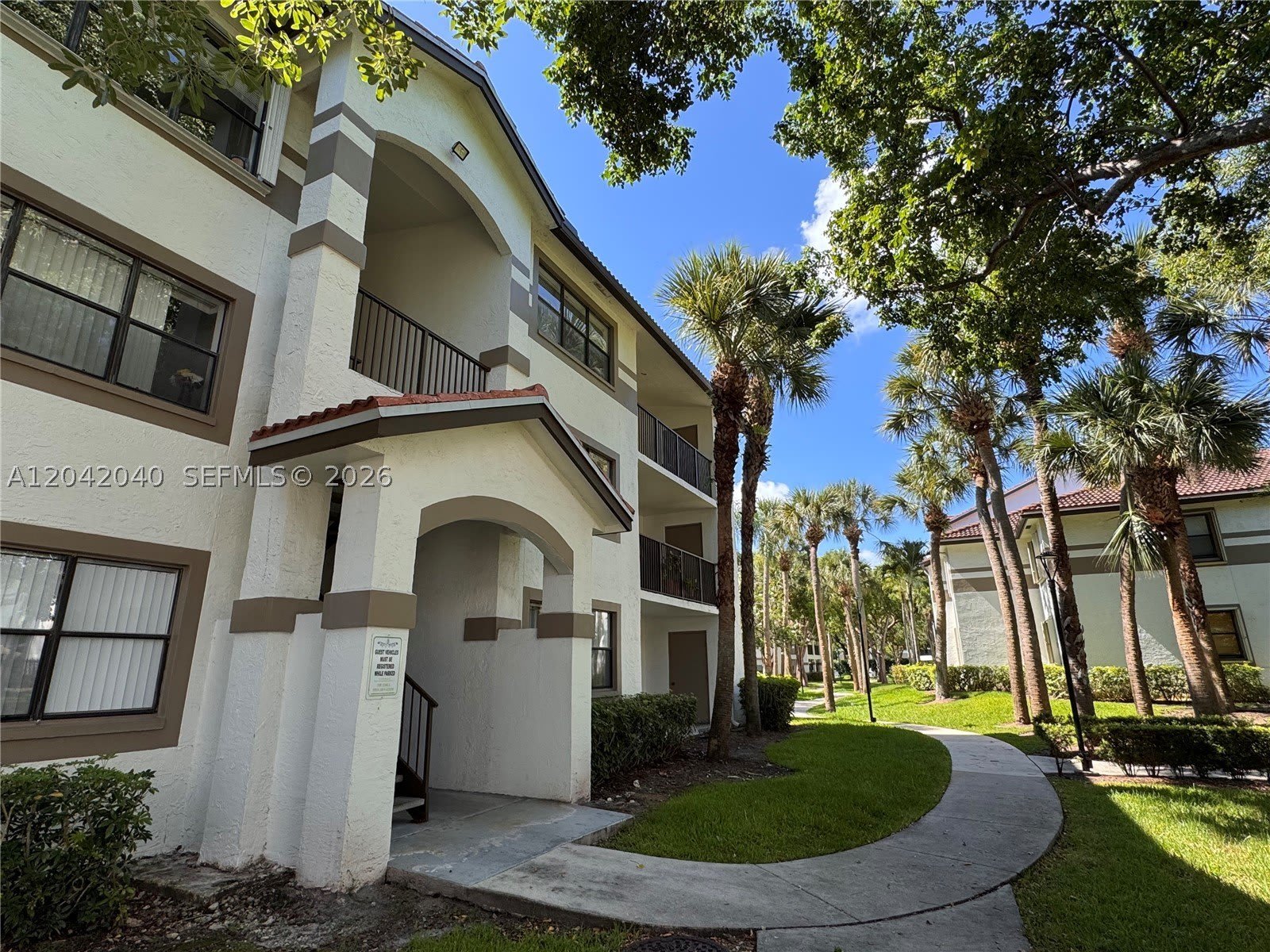 550 S Park Rd – photo 1