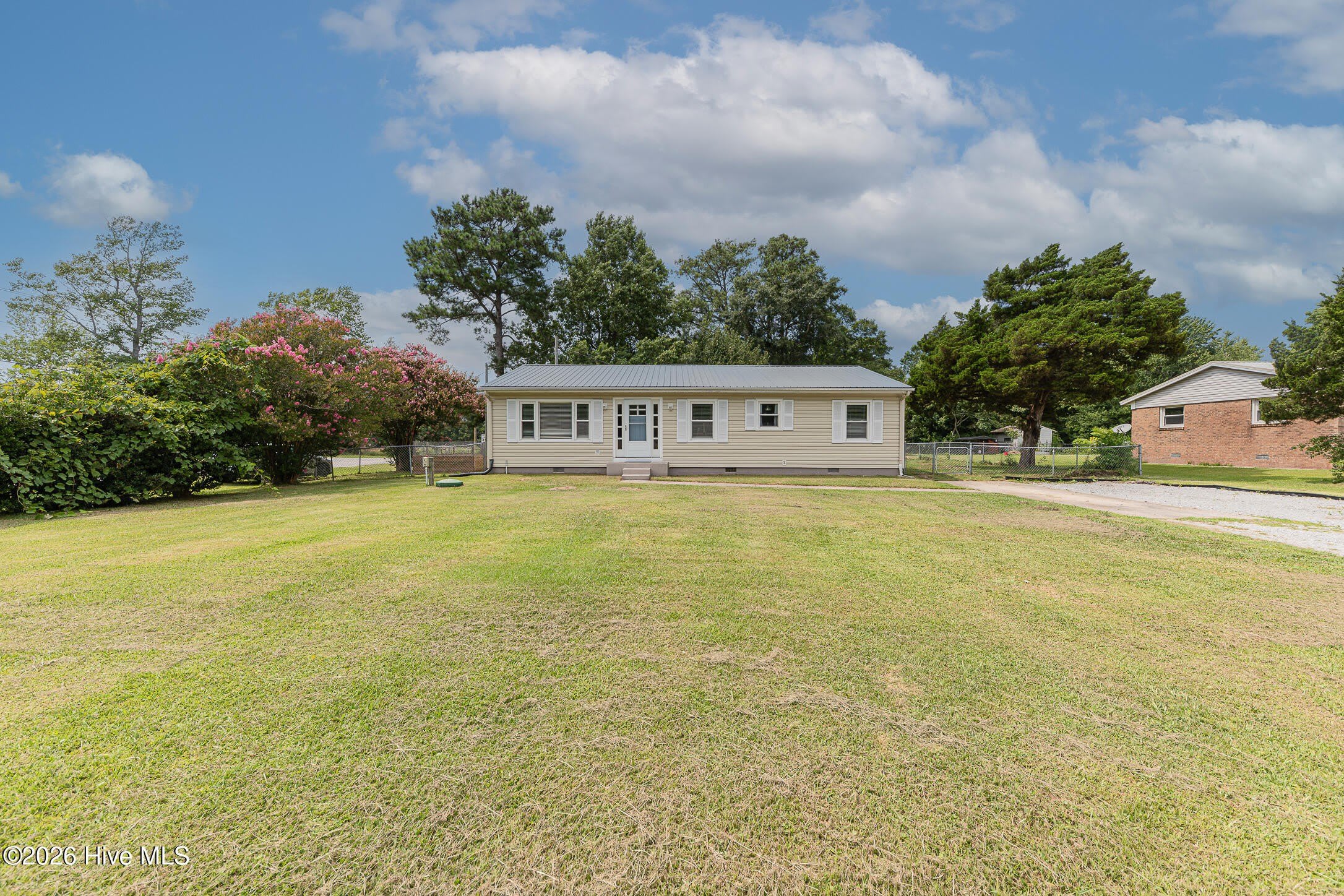 670 Queens Creek Road – photo 1