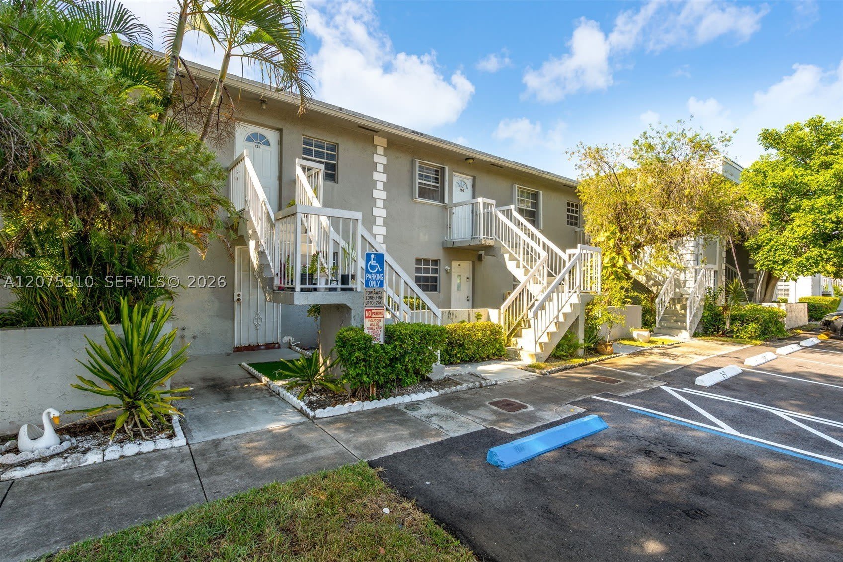 426 NE 210th Cir Ter – photo 1