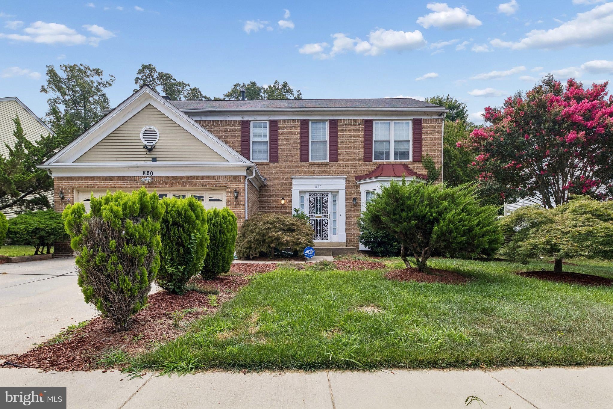 820 CHATSWORTH Drive – photo 1 of 16