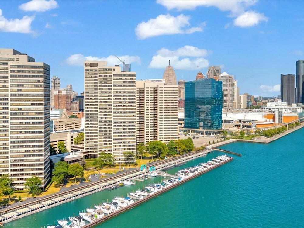 Riverfront Towers – photo 1