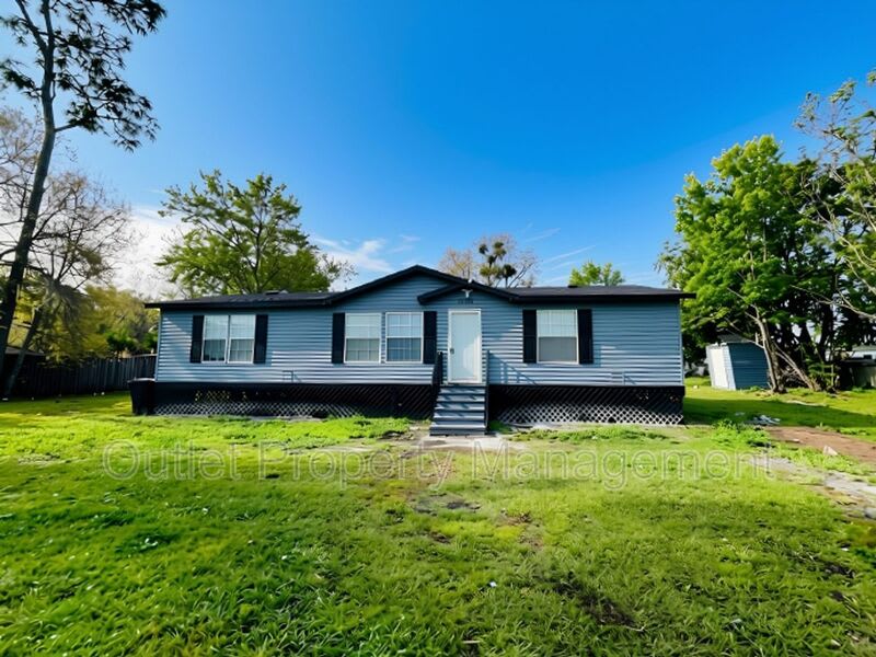 15710 Bermuda St – photo 1 of 224