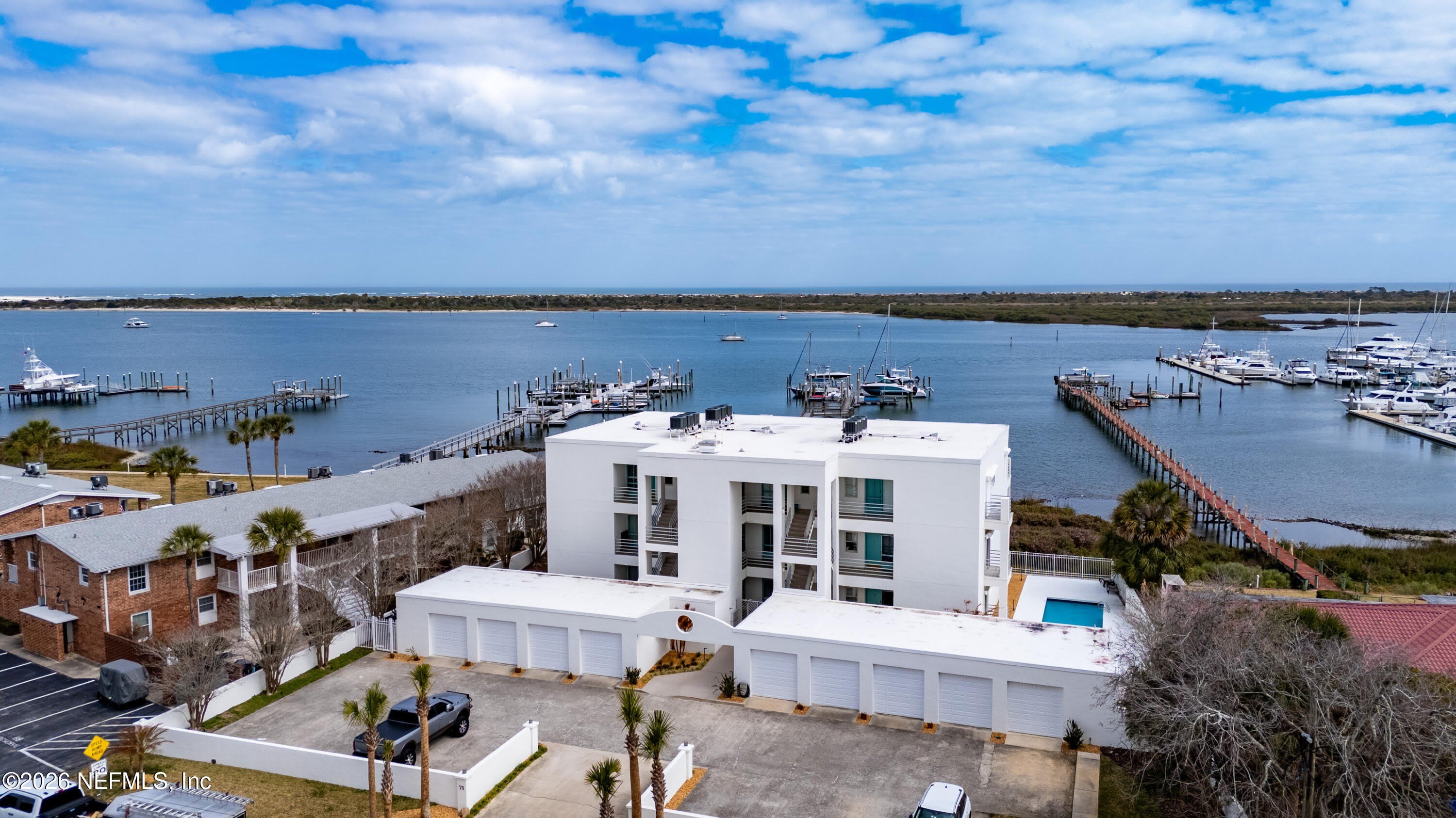75 COMARES Avenue – photo 1