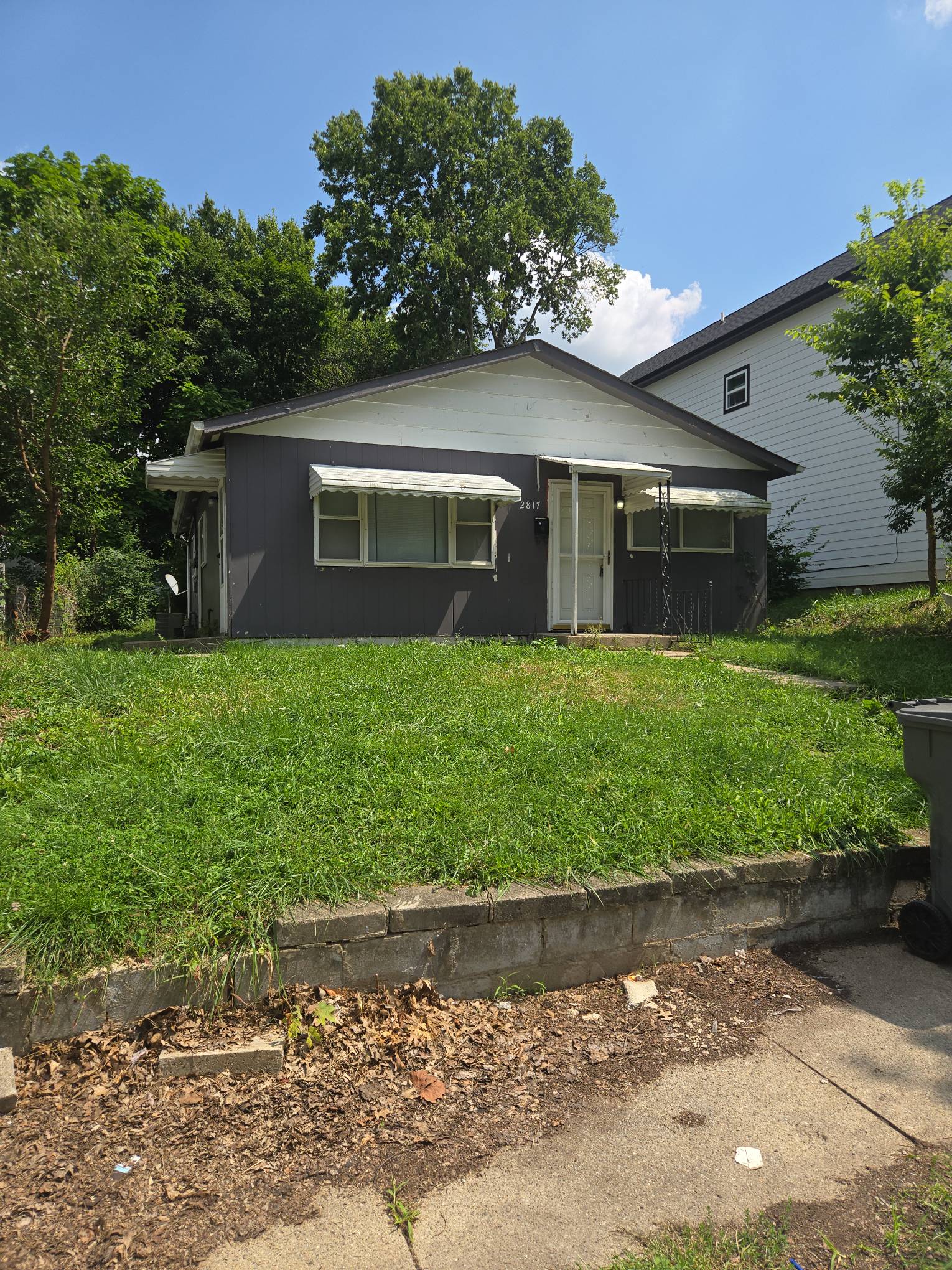 2817 East Riverside Drive – photo 1