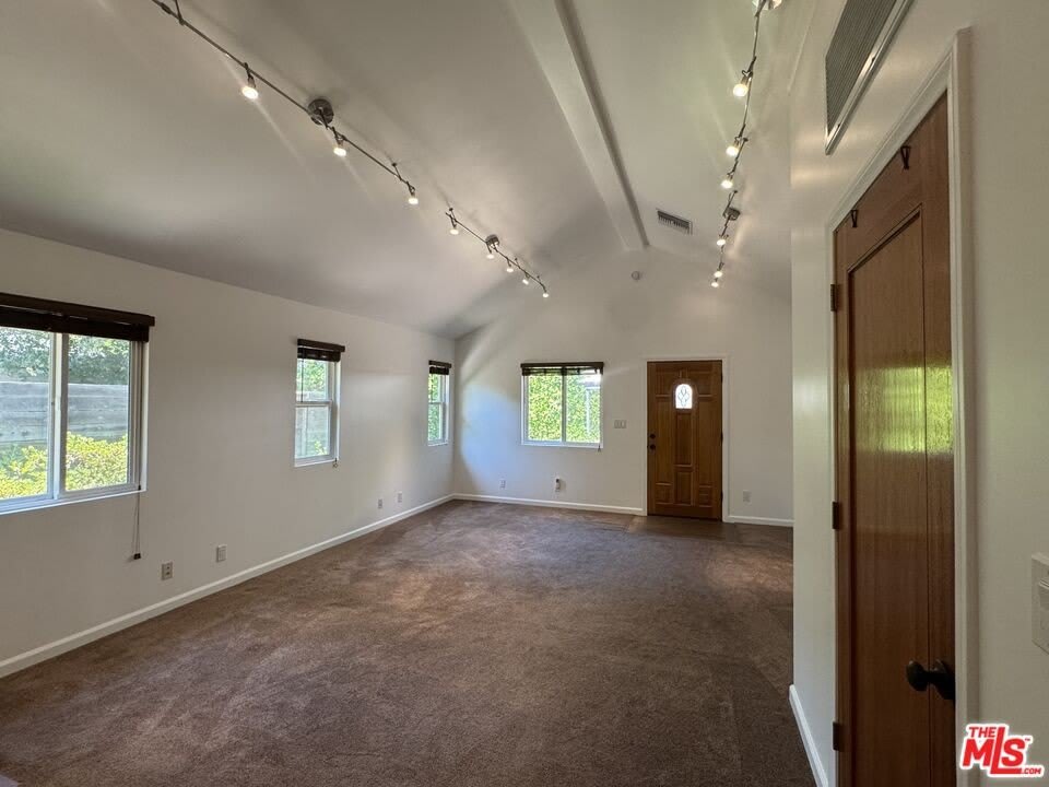 4535 Matilija Ave – photo 1
