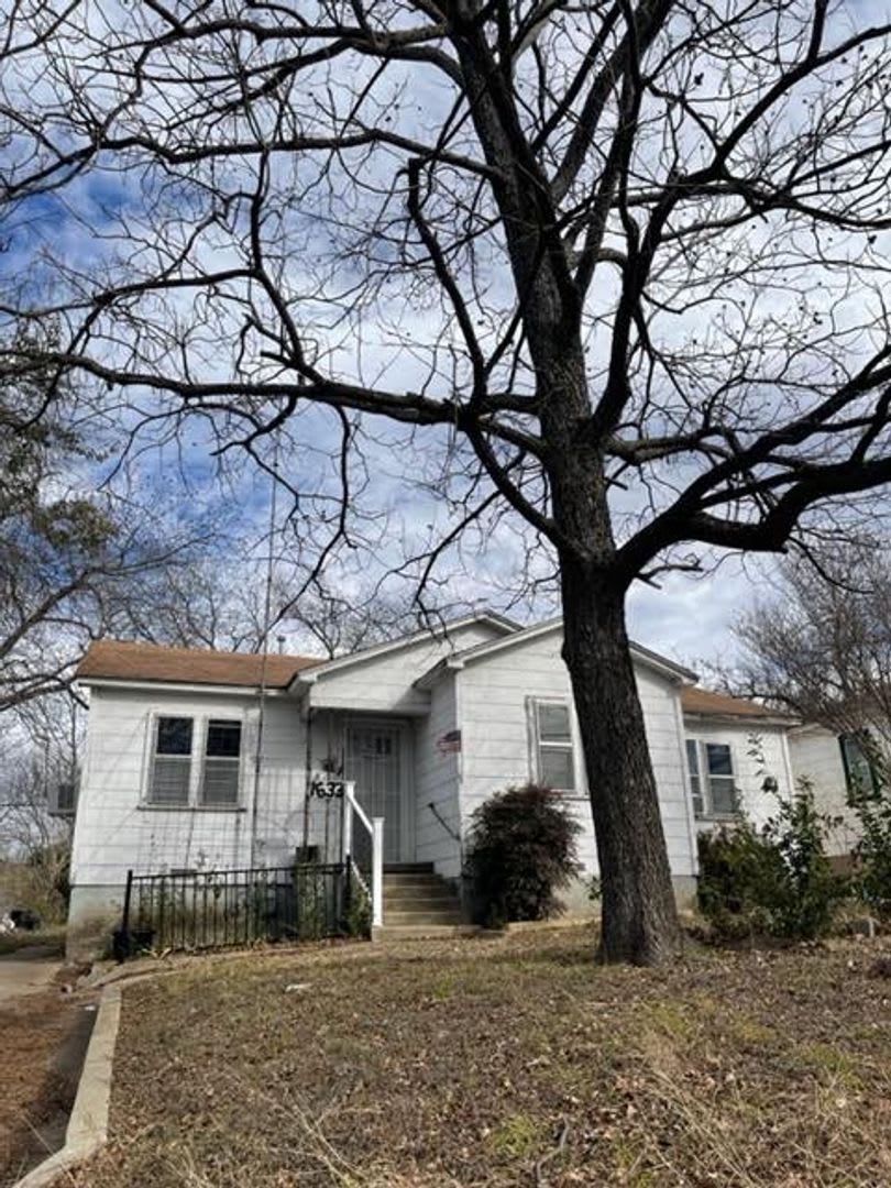 1633 N 18th St – photo 1