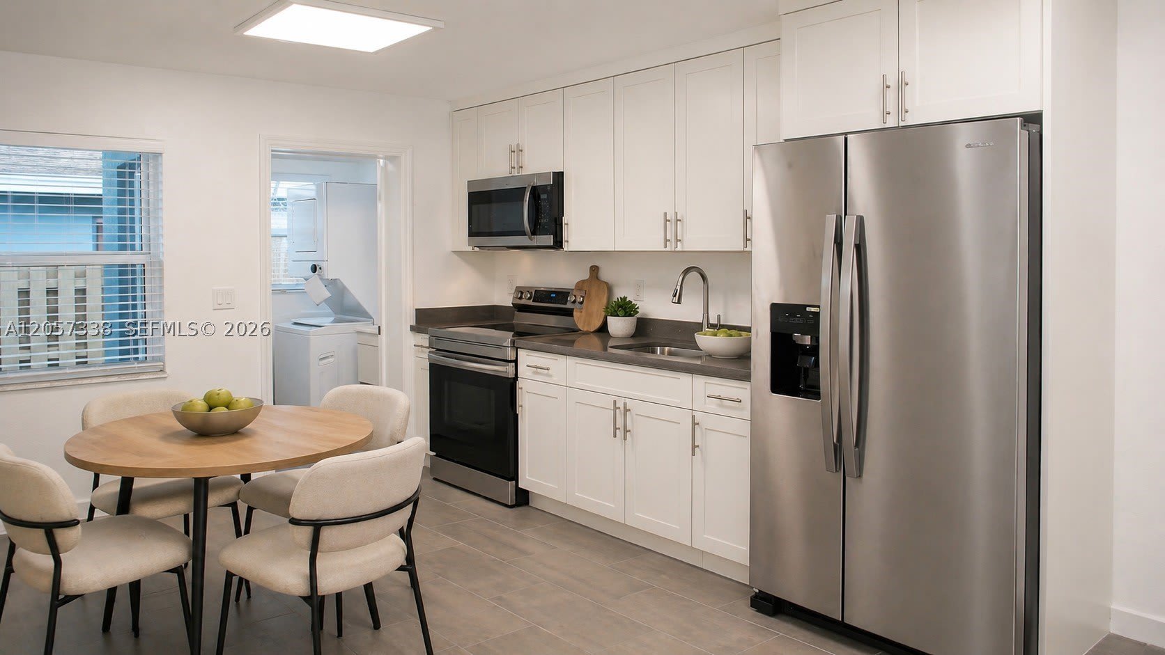 3641 NE 1st Ter – photo 1 of 8