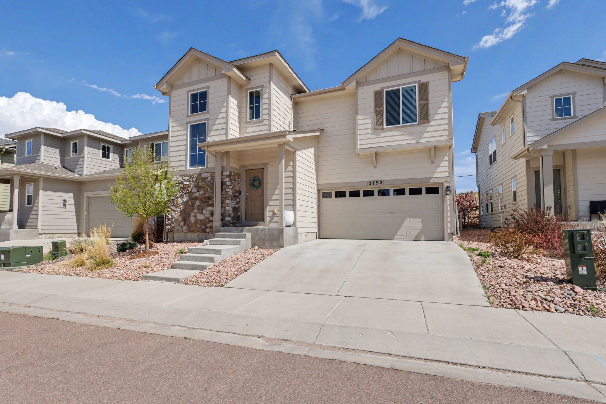 3792 Vineyard Circle – photo 1 of 37