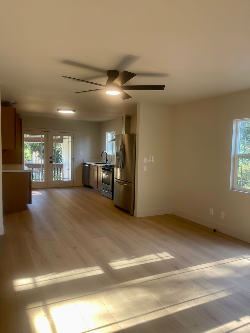 BEAUTIFUL REMODELED 3 BED/1 BATH HOUSE IN SHASTA LAKE **MUST SEE PROPERTY** – photo 1 of 23