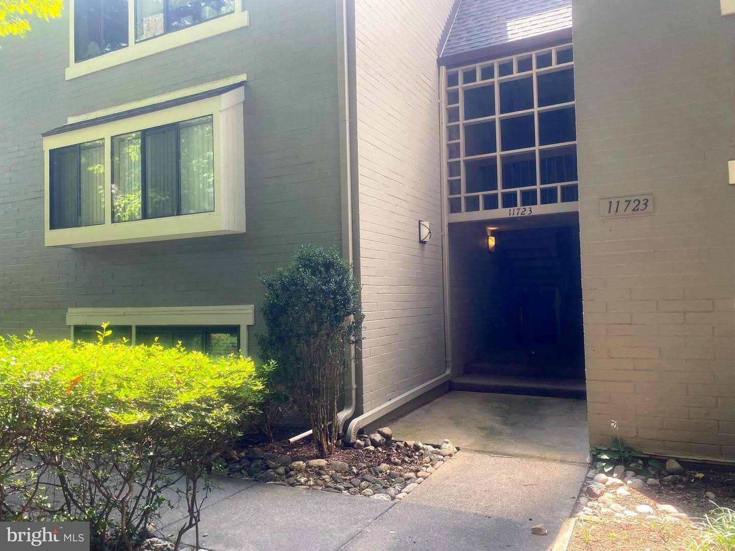 11723 KARBON HILL CT #T3 – photo 1