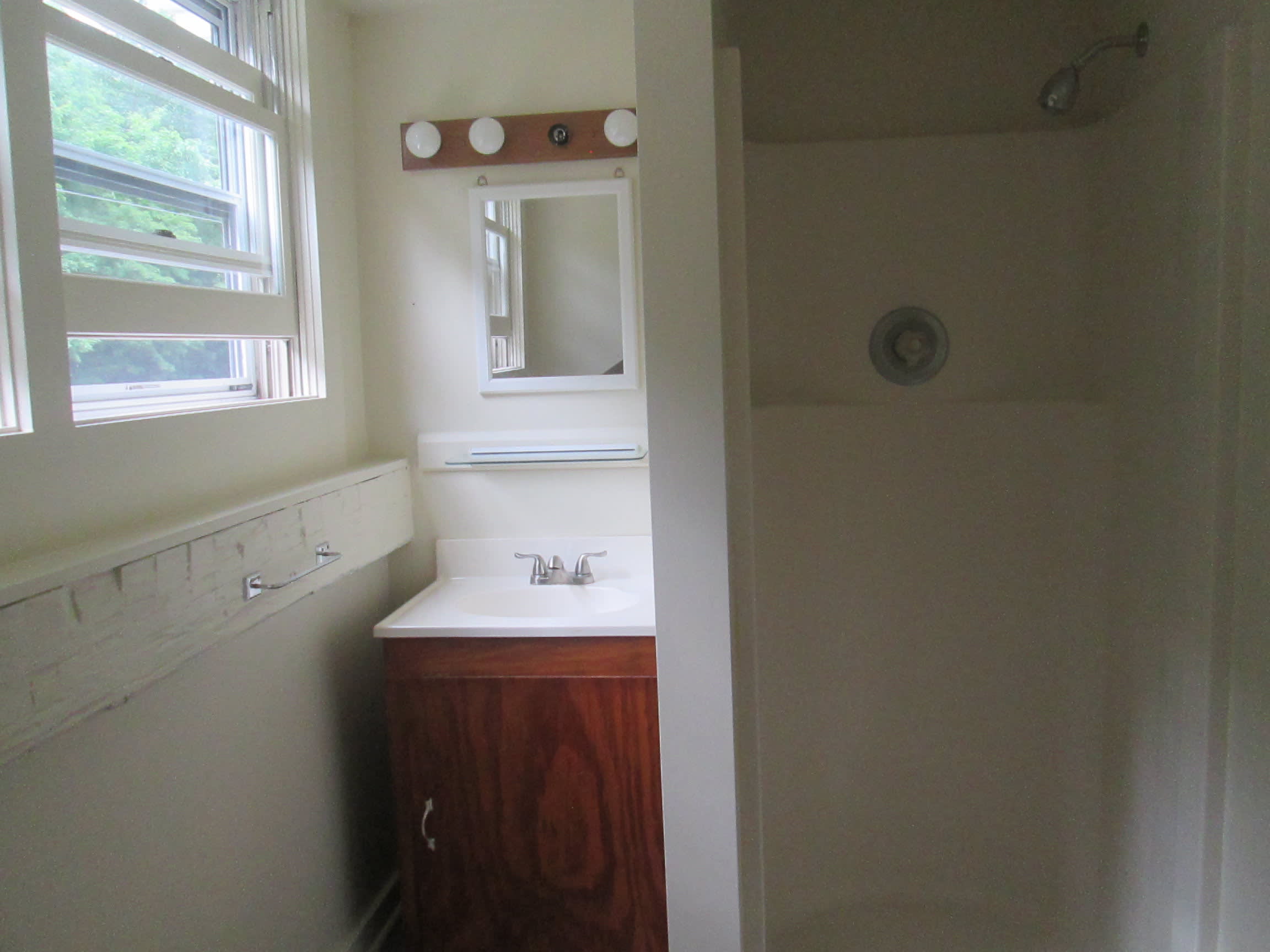 880 Vermont 15 – photo 1 of 4