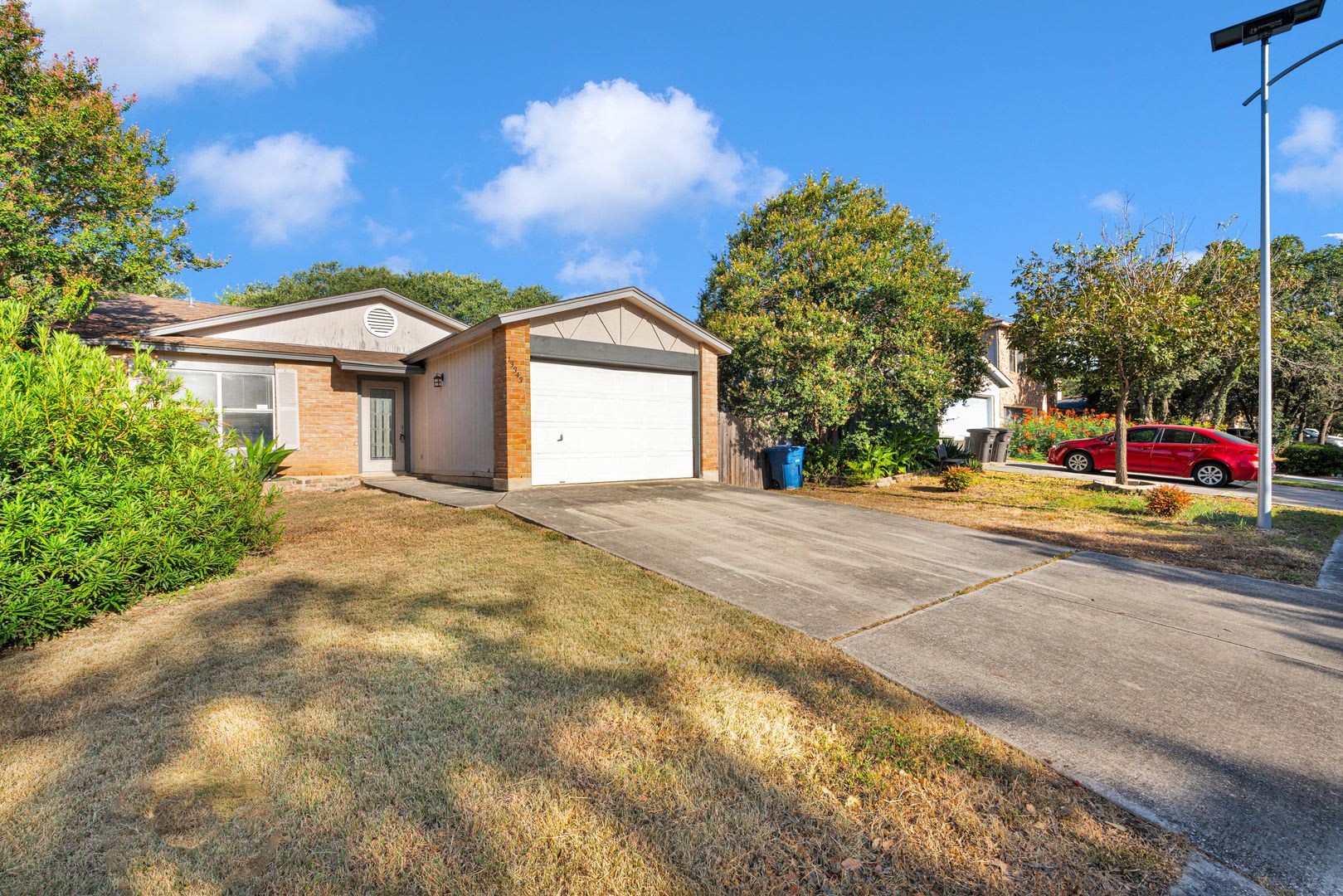 Charming 3Br 2Ba Home Near Utsa 13343 Pecan Glade – photo 1