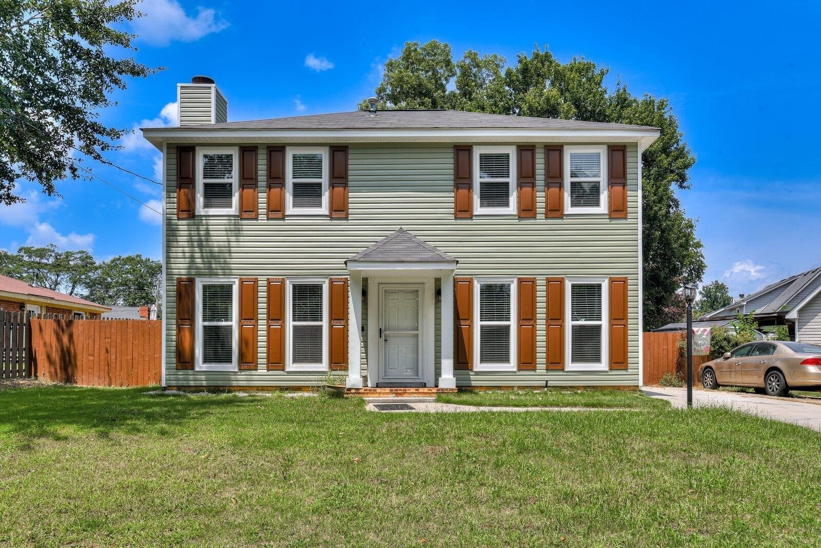 2211 Pleasant Drive – photo 1